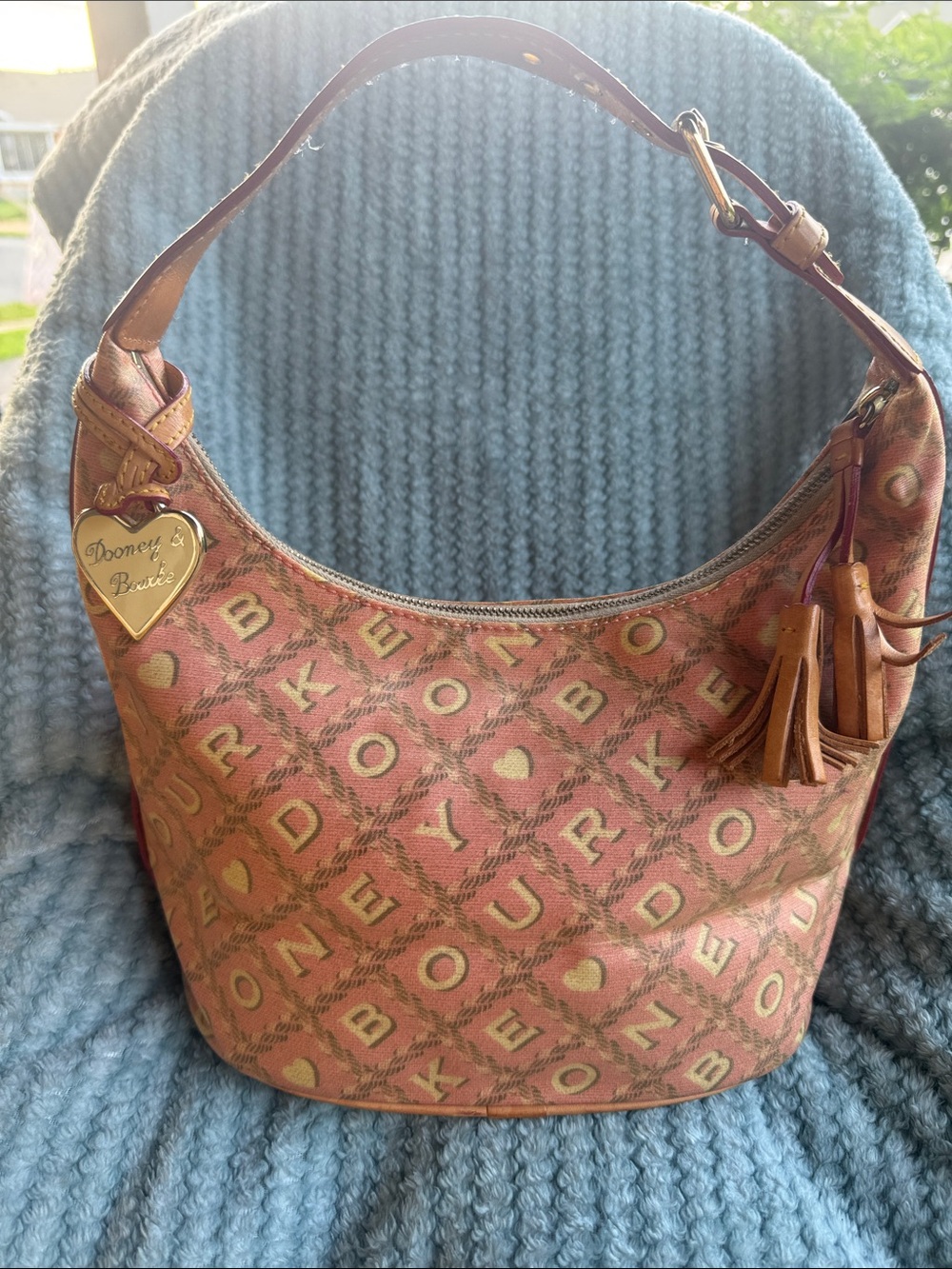Vintage Dooney & Bourke bucket shoulder bag
